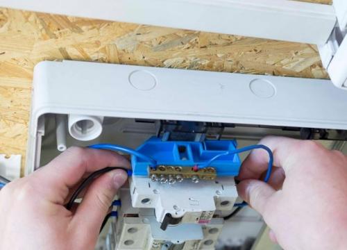 Technik elektryk